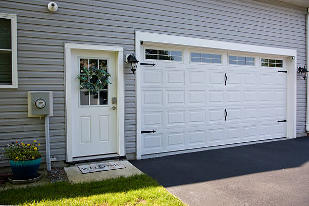 24/7 Emergency Garage Door Panel Replacement experts in Mayes County County, OK